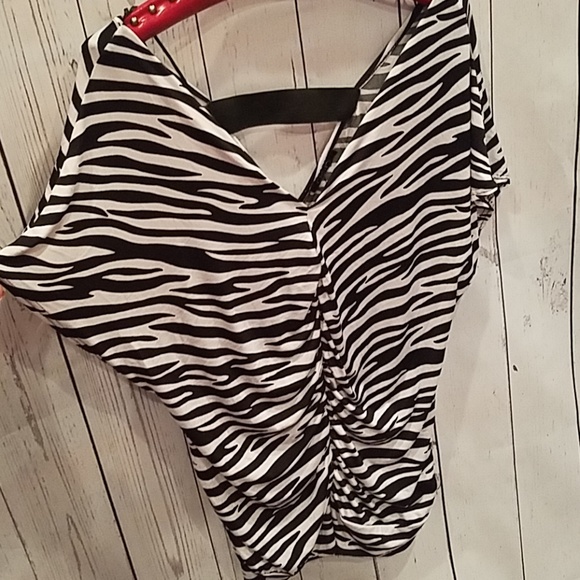 NWOT NEVER WORN Rouched Middle Zebra Stripe Blouse - Picture 3 of 4